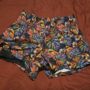 Tropical Leaf Print Women's Shorts